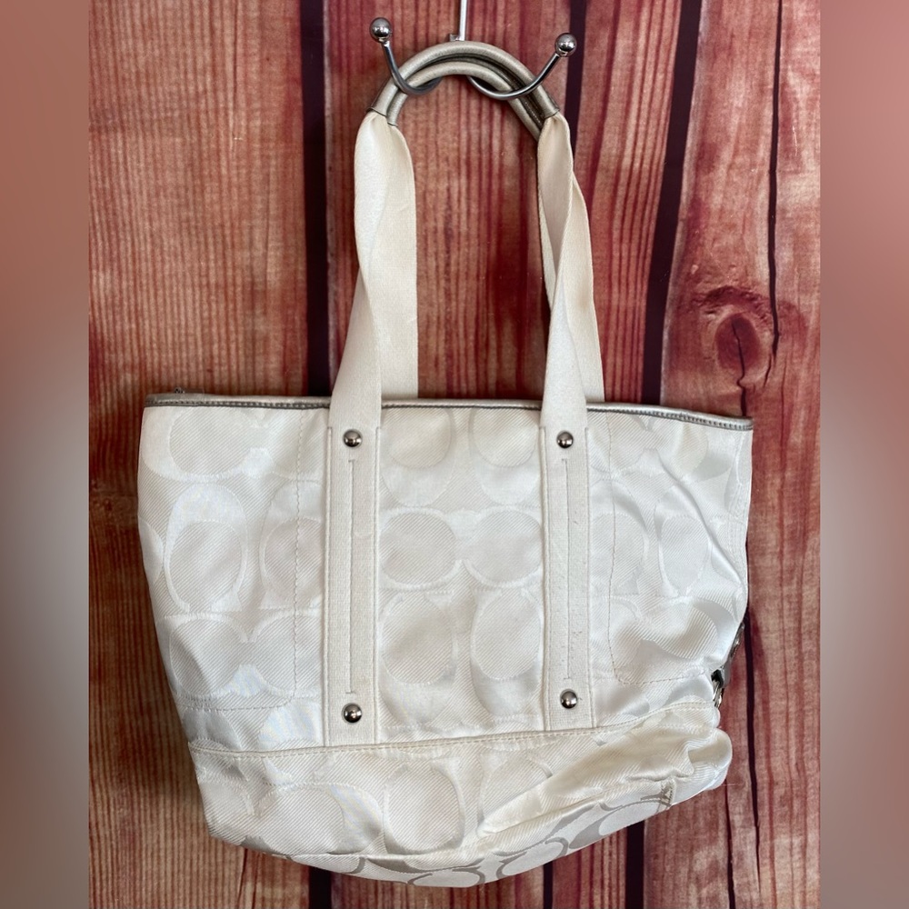 💕COACH💕 Handbag - cream color. SUPER CUTE & great for spring/summer! 💐
